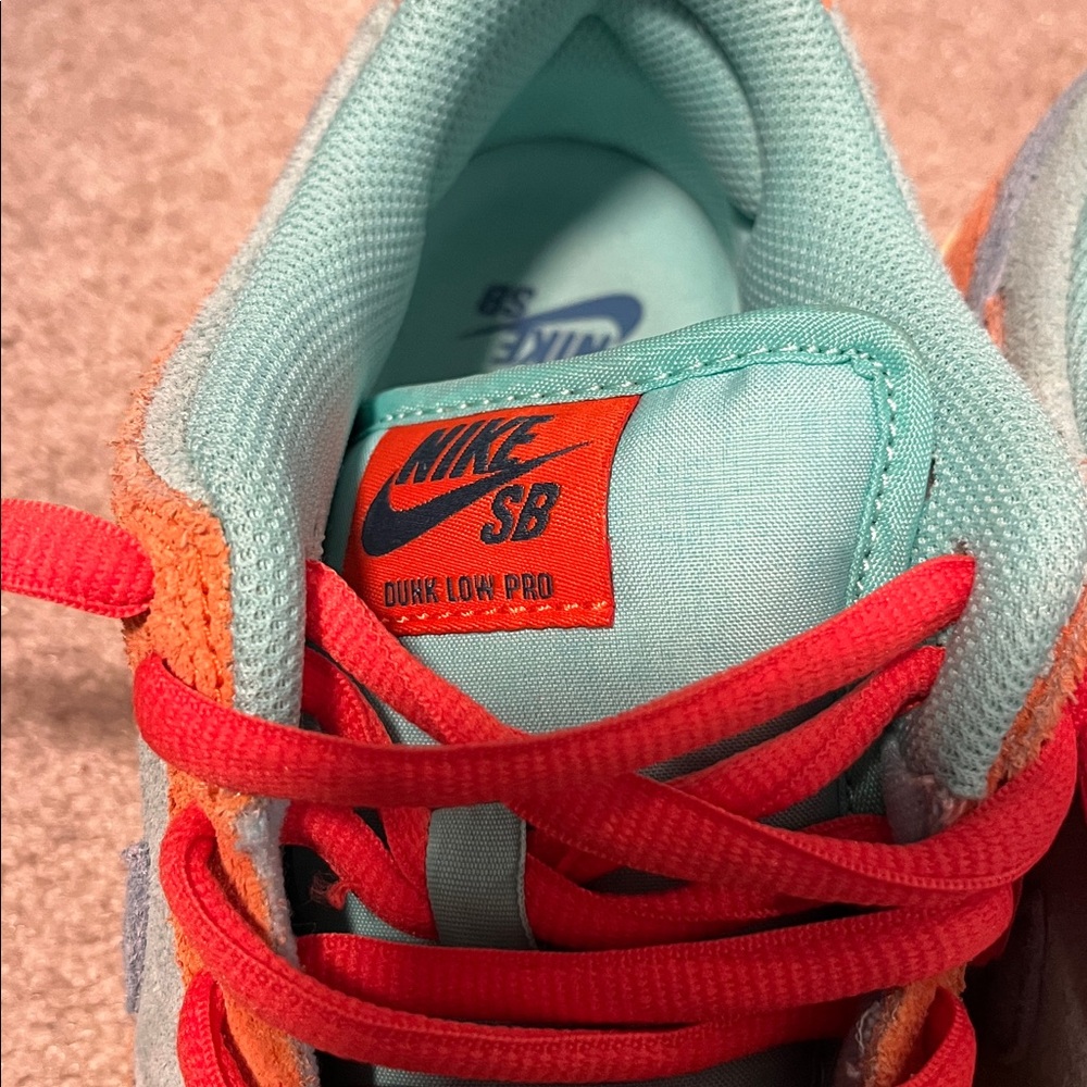 Like SB dunk low pro. Offers welcome - Picture 3 of 7